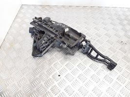 Ford Focus Zamek drzwi przednich 240021300