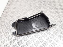 Mercedes-Benz E W212 Tapa de caja de fusibles A2125400082