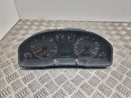 Audi A4 S4 B5 8D Compteur de vitesse tableau de bord 8D0919880M