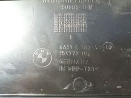 BMW 3 E90 E91 Ohjaamon sisäilman mikrosuodattimen kansi 15677210