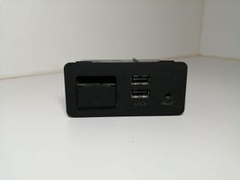 Mazda CX-3 Gniazdo / Złącze USB D09H669U0B