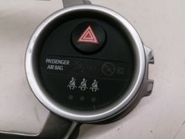 Toyota Yaris Cadre, panneau d'unité radio / GPS 864510D010