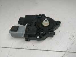 Hyundai i30 Motorino alzacristalli della portiera anteriore 82450A6010