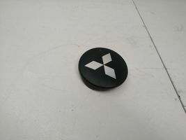 Mitsubishi ASX Mostrina con logo/emblema della casa automobilistica C001