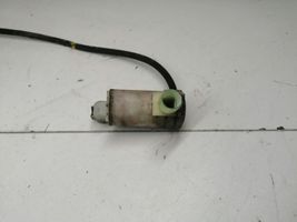 Nissan Qashqai+2 Pompe de lave-glace de pare-brise 2224621A