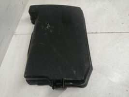 Toyota Auris E180 Coperchio scatola dei fusibili 8266202B71