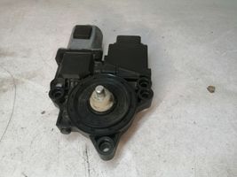 Hyundai i30 Motorino alzacristalli della portiera anteriore 82450A6010