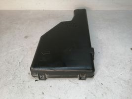 Toyota Prius (XW20) Coperchio scatola dei fusibili 8644YA1