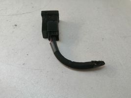 Toyota RAV 4 (XA40) USB jungtis 8619048030