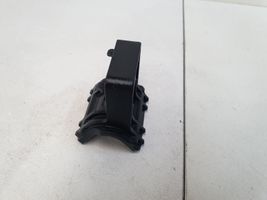 Chevrolet Cruze Radiator mount bracket 13250318