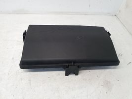 Chevrolet Cruze Fuse box cover 13222784