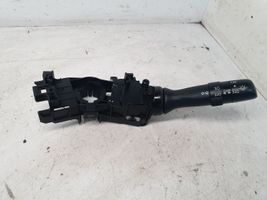 Toyota Yaris Commodo de clignotant 17F001