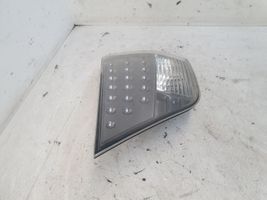 Mitsubishi Outlander Lampy tylnej klapy bagażnika 1146356R