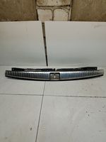 Mercedes-Benz E W211 Rivestimento di protezione sottoporta del bagagliaio/baule A2136903601