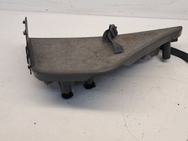 Toyota Prius (XW20) Rivestimento laterale della consolle centrale posteriore 5841747010