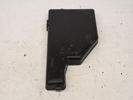 Toyota Prius (XW20) Tapa de caja de fusibles 8644YA1