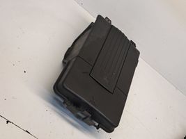 Volkswagen PASSAT B7 Coperchio/tappo della scatola vassoio della batteria 33C091544
