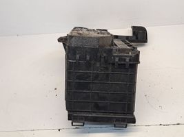 Volkswagen Golf VI Support boîte de batterie 1K0915333