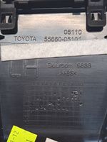 Toyota Avensis T270 Dysze / Kratki nawiewu deski rozdzielczej 5566005101