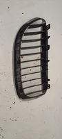 BMW 6 E63 E64 Grille calandre supérieure de pare-chocs avant 51137008915