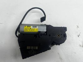 Volkswagen PASSAT B6 Motor / Aktuator 1K0959591