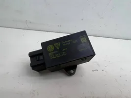 Volkswagen Touran I Seat heating relay 7L0959772