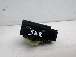 Volkswagen Touran I Seat heating relay 7L0959772