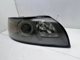 Volvo V50 Lampa przednia 30698649