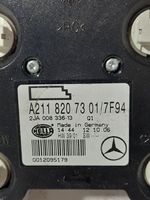 Mercedes-Benz E W211 Фонарь освещения задних мест A2118207301