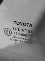 Toyota Avensis T250 Finestrino/vetro retro E643R006723