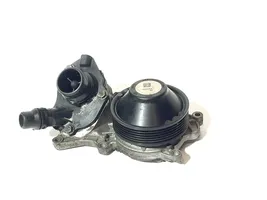 BMW 3 F30 F35 F31 Vandens pompa 851620403