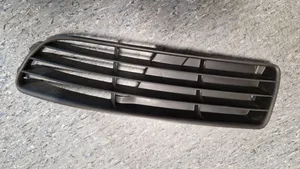 Audi A4 S4 B5 8D Grille inférieure de pare-chocs avant 8d0807345