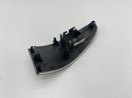 Mercedes-Benz C W203 Rivestimento pulsantiera finestrino della portiera anteriore A2037271928