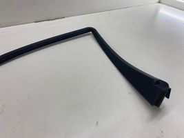 Mercedes-Benz C W203 Moulure de vitre de la porte avant A2037250271