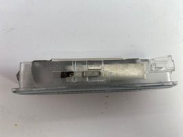 Audi A6 S6 C6 4F Lampa oświetlenia tylnej tablicy rejestracyjnej 4E0947105