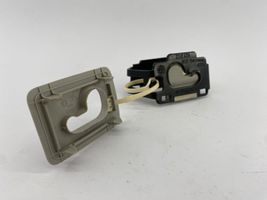 Audi A6 S6 C6 4F Supporto di fissaggio della rete portaoggetti 4F9861736B