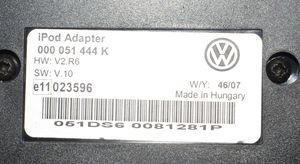 Volkswagen PASSAT B6 iPod jungtis 000051444K