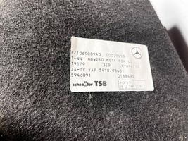 Mercedes-Benz E W210 Wykładzina podłogowa tylna A2106900940