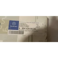 Mercedes-Benz S W220 Klocki hamulcowe tylne A0044209420