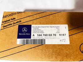 Mercedes-Benz ML W164 Maniglia esterna per portiera anteriore A1647600370