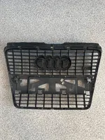 Audi A6 S6 C6 4F Grotelės viršutinės 4F0853651L