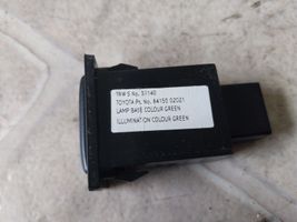 Toyota Corolla Verso AR10 Interruptor de la bomba del limpiafaros 8415002021
