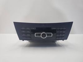 Mercedes-Benz C W204 Radio/CD/DVD/GPS-pääyksikkö A2049001813