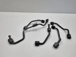 Mercedes-Benz C W203 Tuyau d'alimentation d'injecteur de carburant A6110701133