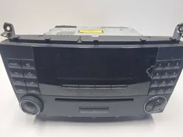 Mercedes-Benz C W203 Unité principale radio / CD / DVD / GPS A2038705089