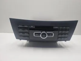 Mercedes-Benz C W204 Radio/CD/DVD/GPS head unit A2049003311