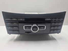 Mercedes-Benz E W212 Radio/CD/DVD/GPS-pääyksikkö A2129005327