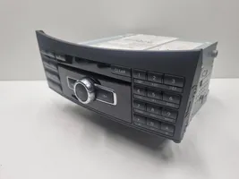 Mercedes-Benz E W212 Radio/CD/DVD/GPS-pääyksikkö A2129005327