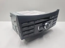 Mercedes-Benz E W212 Radio/CD/DVD/GPS-pääyksikkö A2129005327