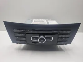 Mercedes-Benz C W204 Radio/CD/DVD/GPS-pääyksikkö A2049007013